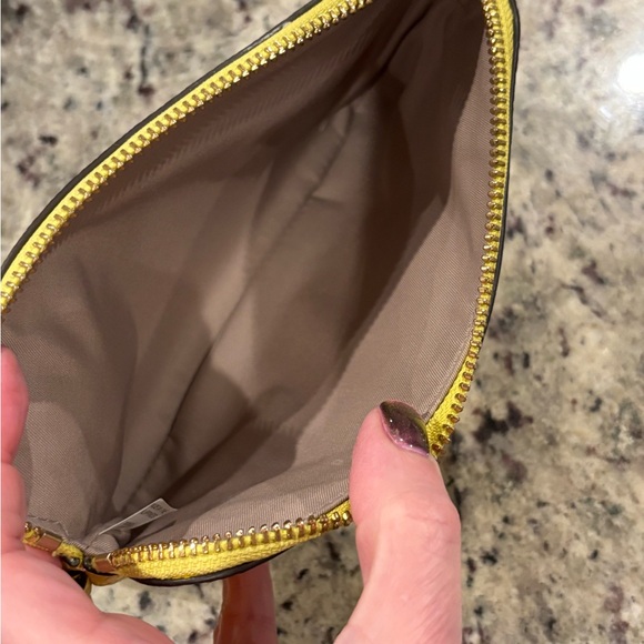 Tory Burch Perry Bombe Wristlet Yellow/Green Small mark on green pocket color - Picture 5 of 8